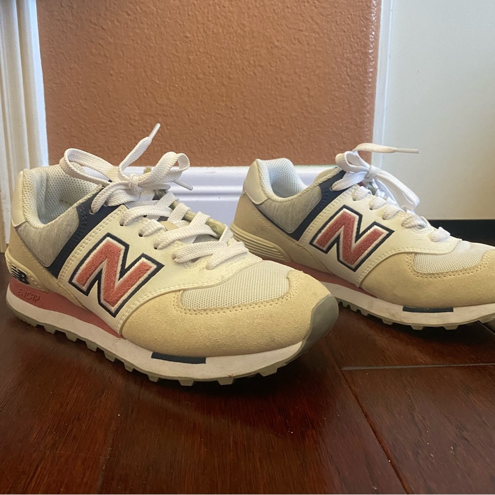 New Balance 574 (size 8)